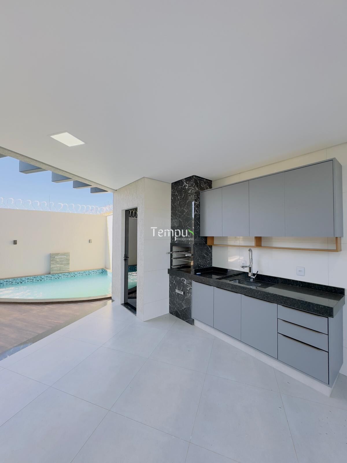 Sobrado, 3 quartos, 212 m² - Foto 1