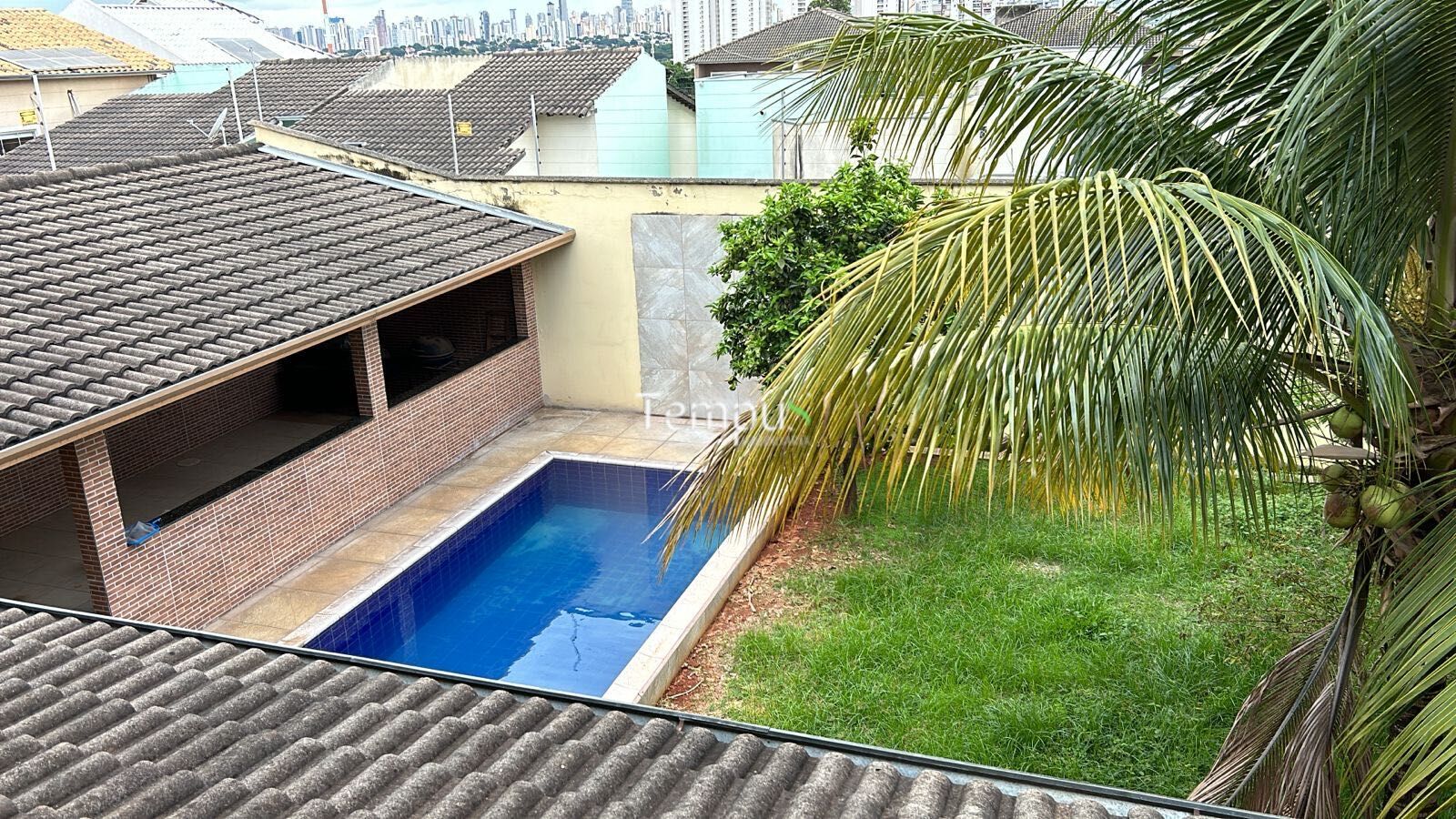 Sobrado à venda com 4 quartos, 341m² - Foto 1