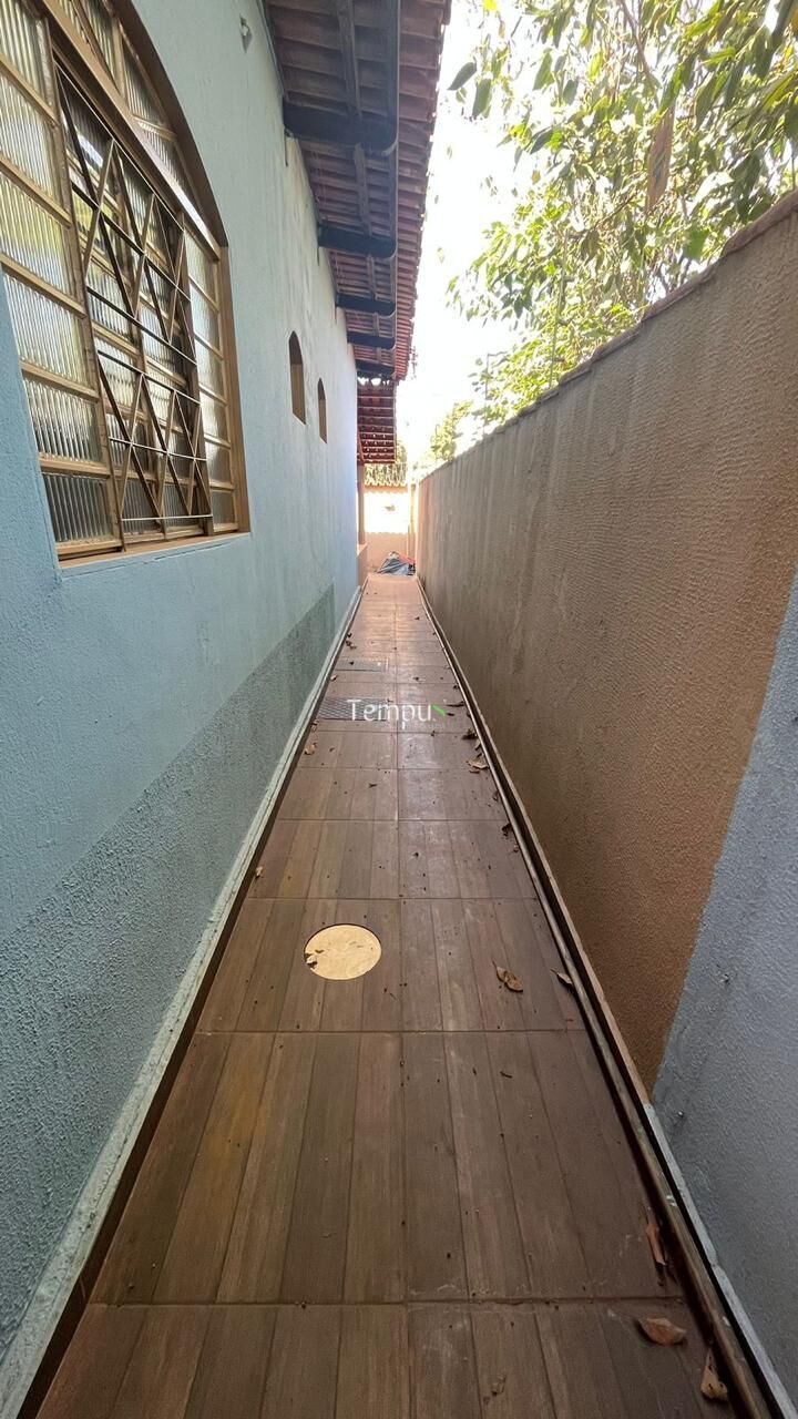 Casa à venda com 3 quartos, 250m² - Foto 13