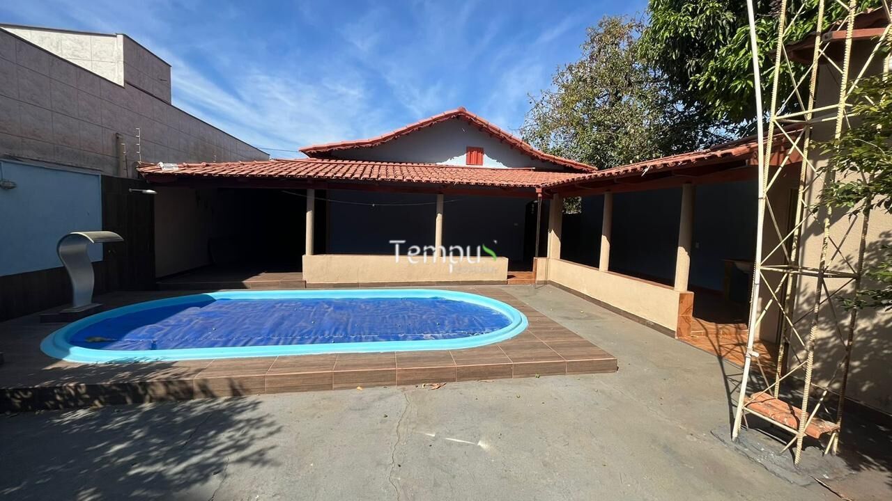 Casa à venda com 3 quartos, 250m² - Foto 3