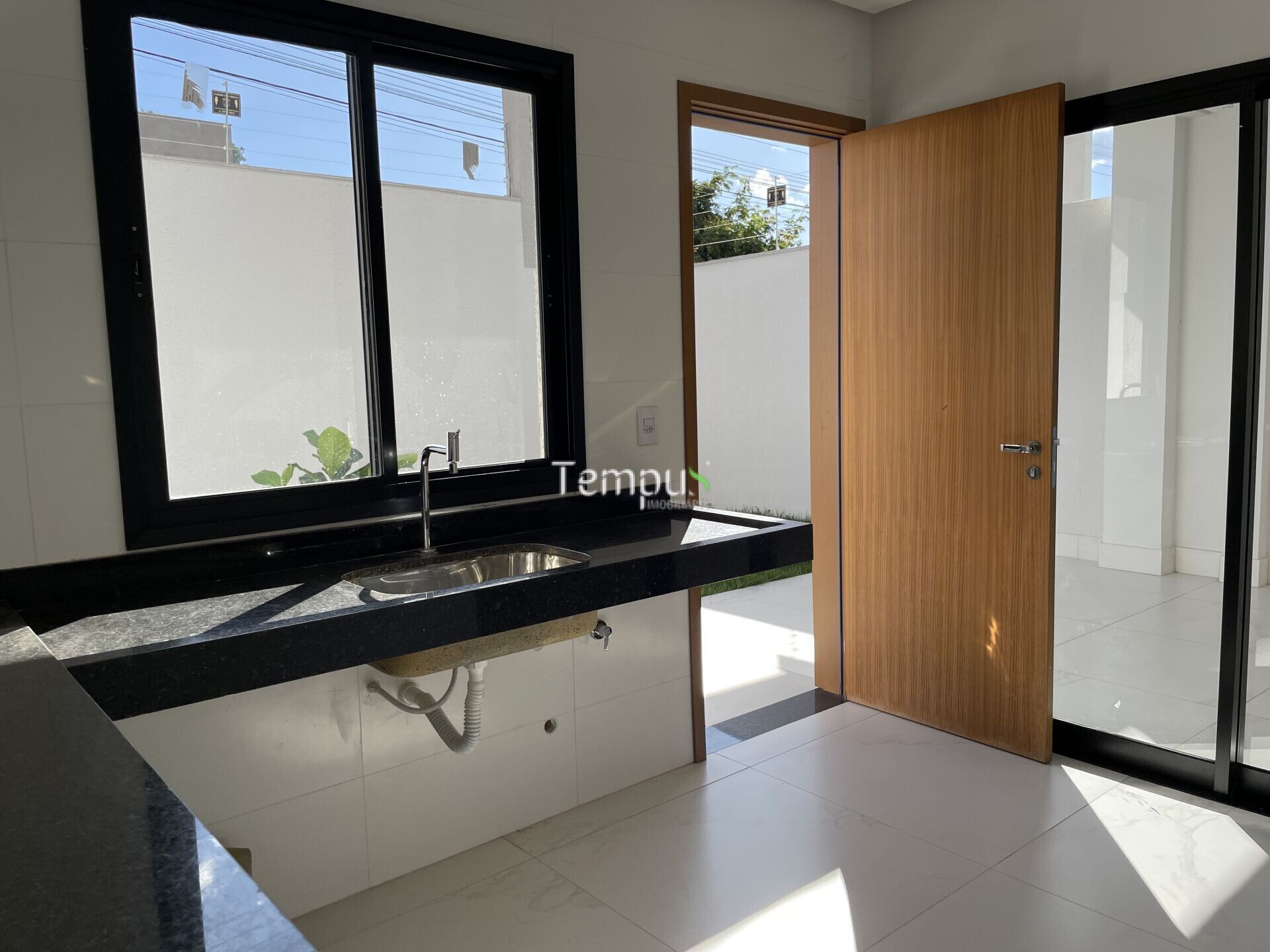 Casa de Condomínio à venda com 3 quartos, 145m² - Foto 3