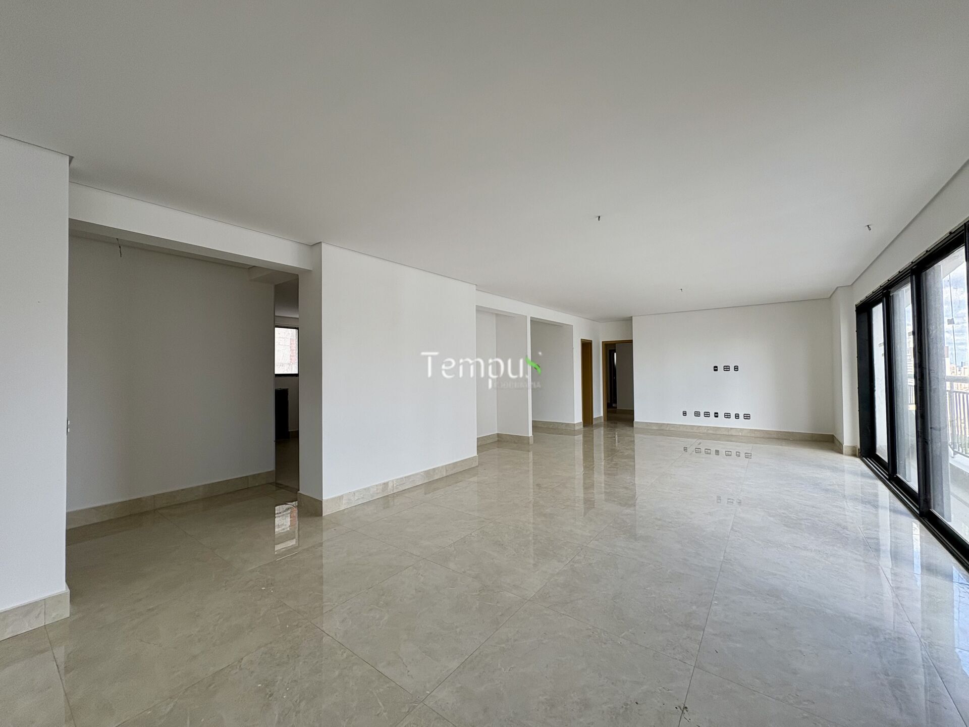 Apartamento à venda com 4 quartos, 214m² - Foto 10