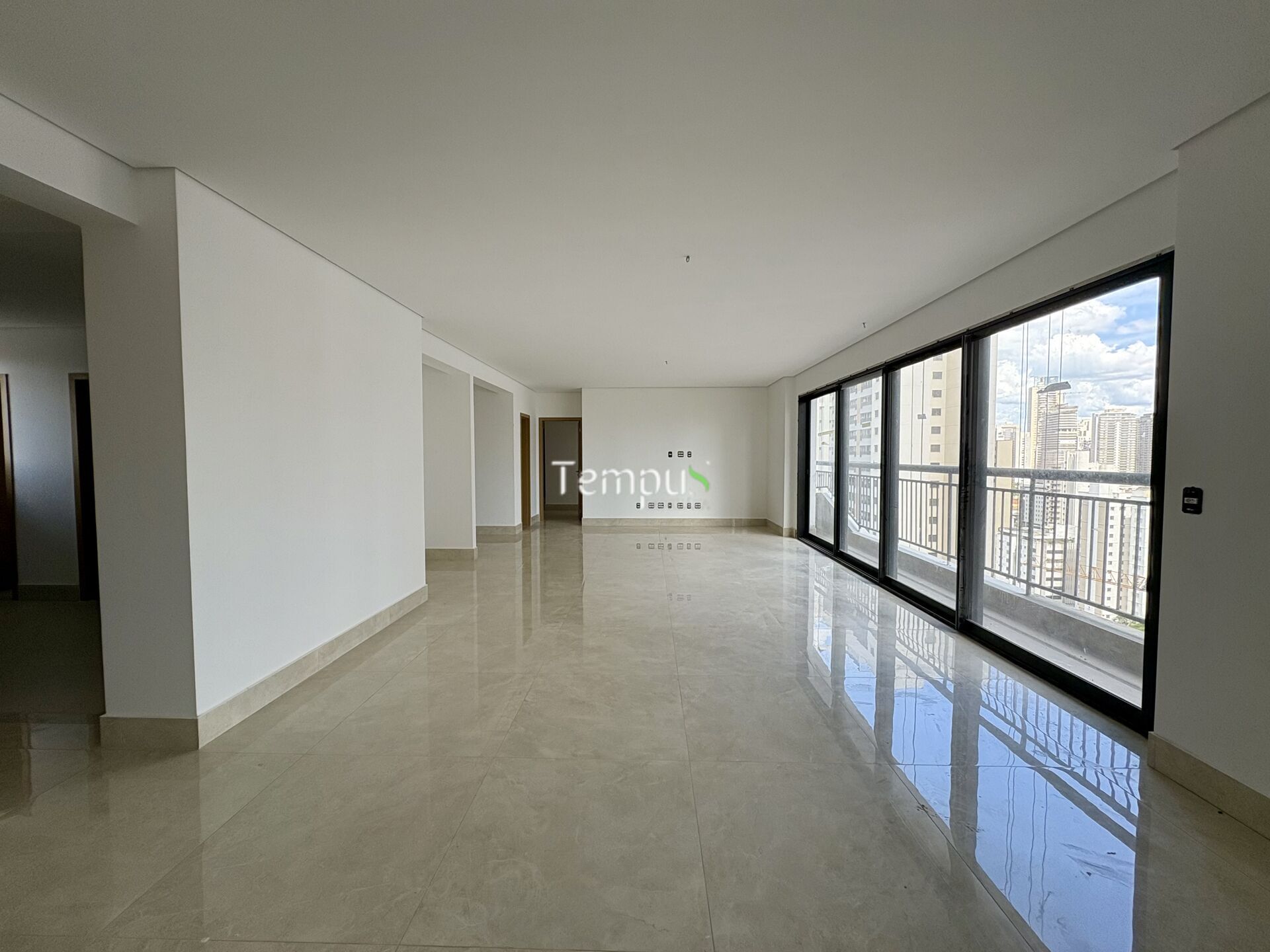 Apartamento à venda com 4 quartos, 214m² - Foto 9