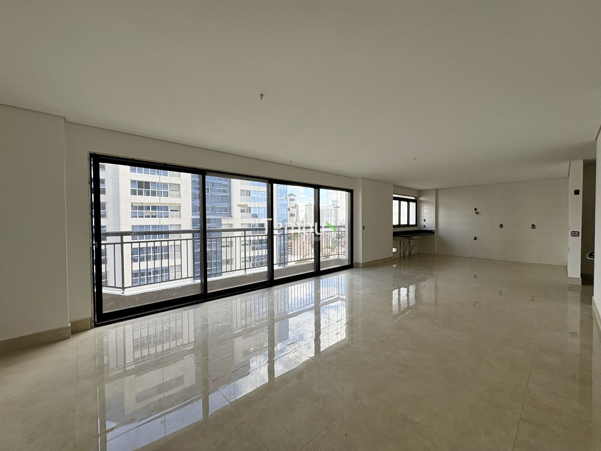 Apartamento à venda com 4 quartos, 214m² - Foto 12