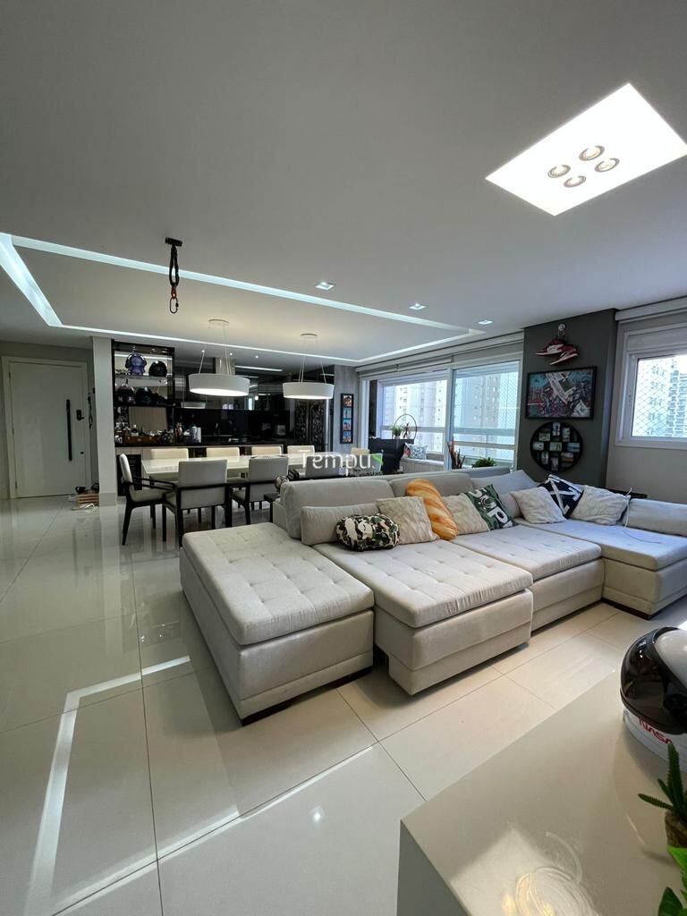Apartamento à venda com 3 quartos, 150m² - Foto 2