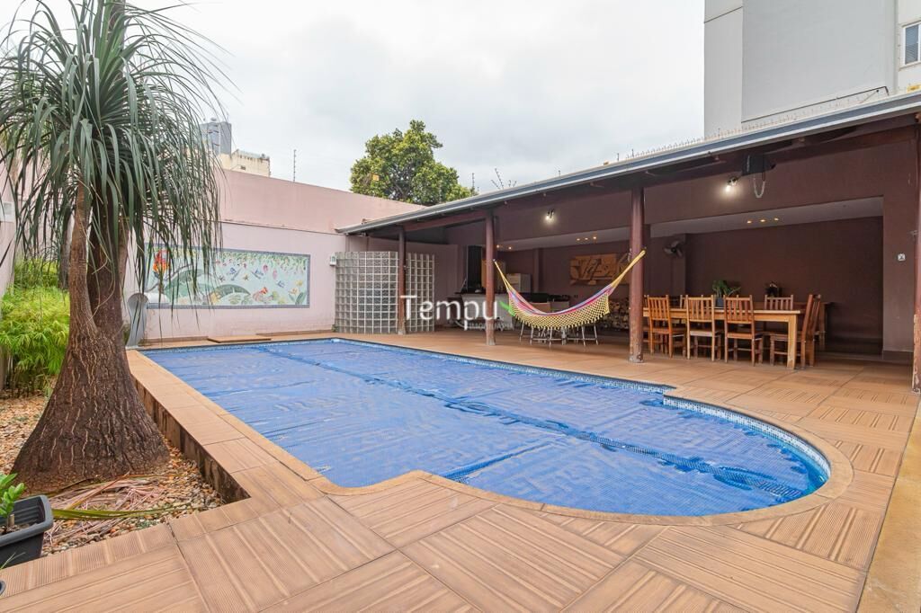 Sobrado à venda com 4 quartos, 421m² - Foto 1