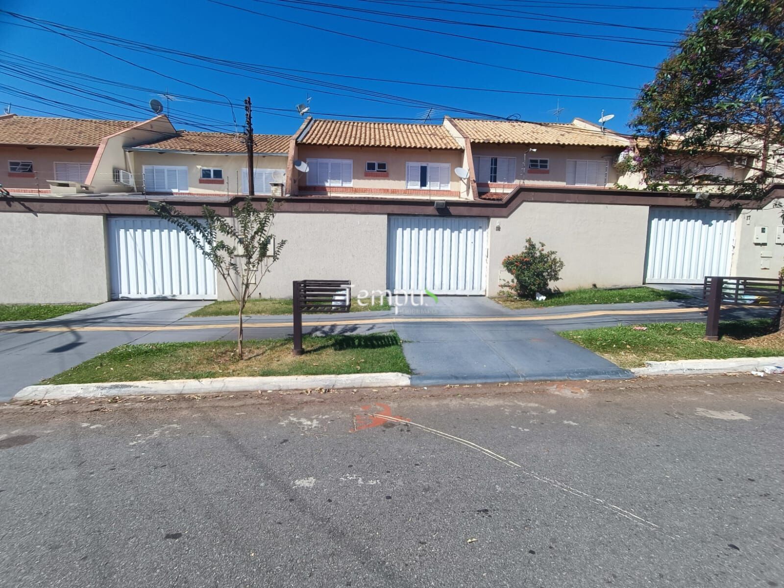 Casa de Condomínio à venda com 4 quartos, 202m² - Foto 1