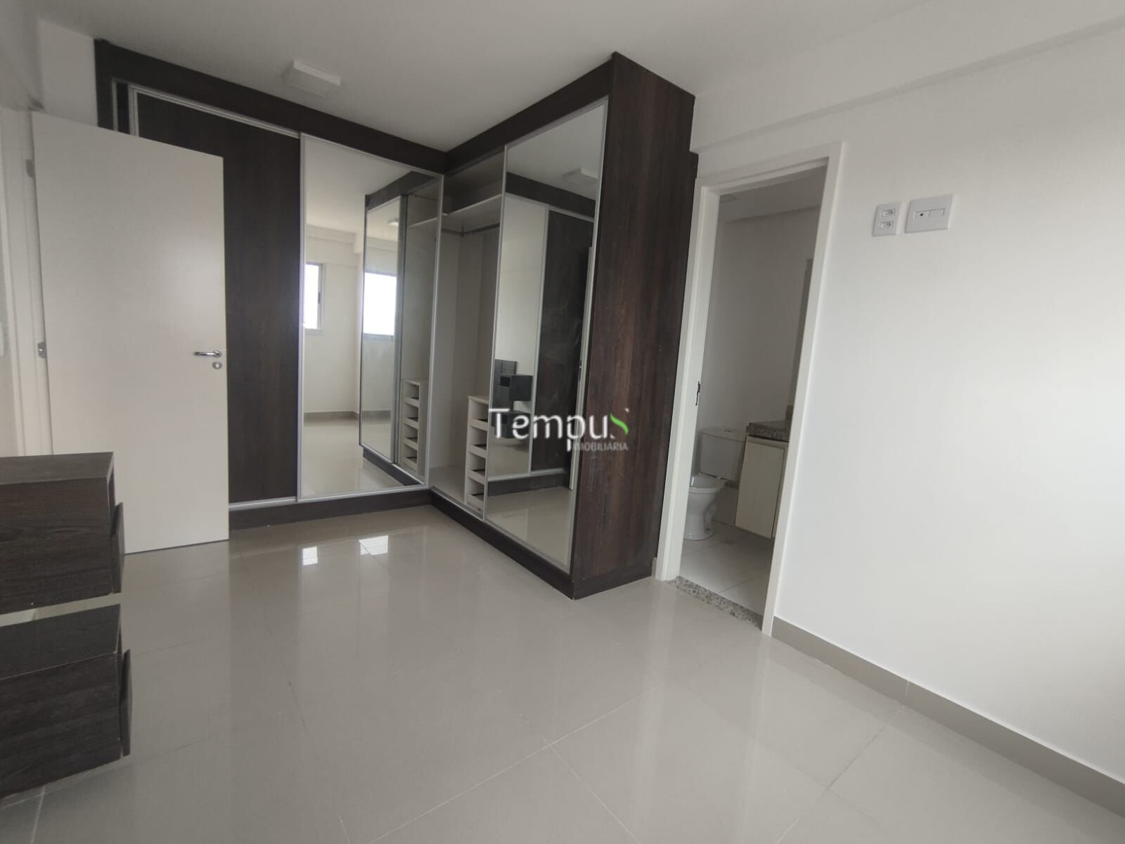 Apartamento à venda com 2 quartos, 57m² - Foto 2