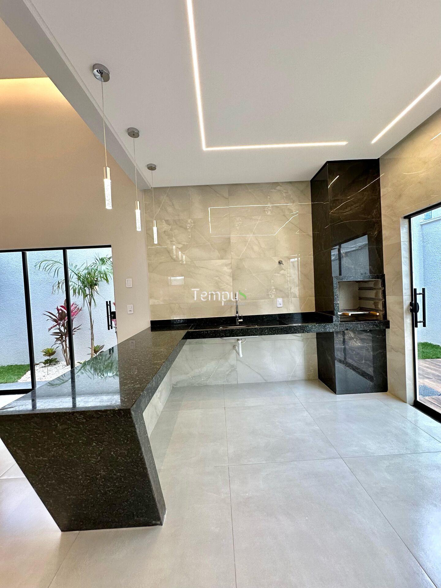 Casa à venda com 3 quartos, 124m² - Foto 2