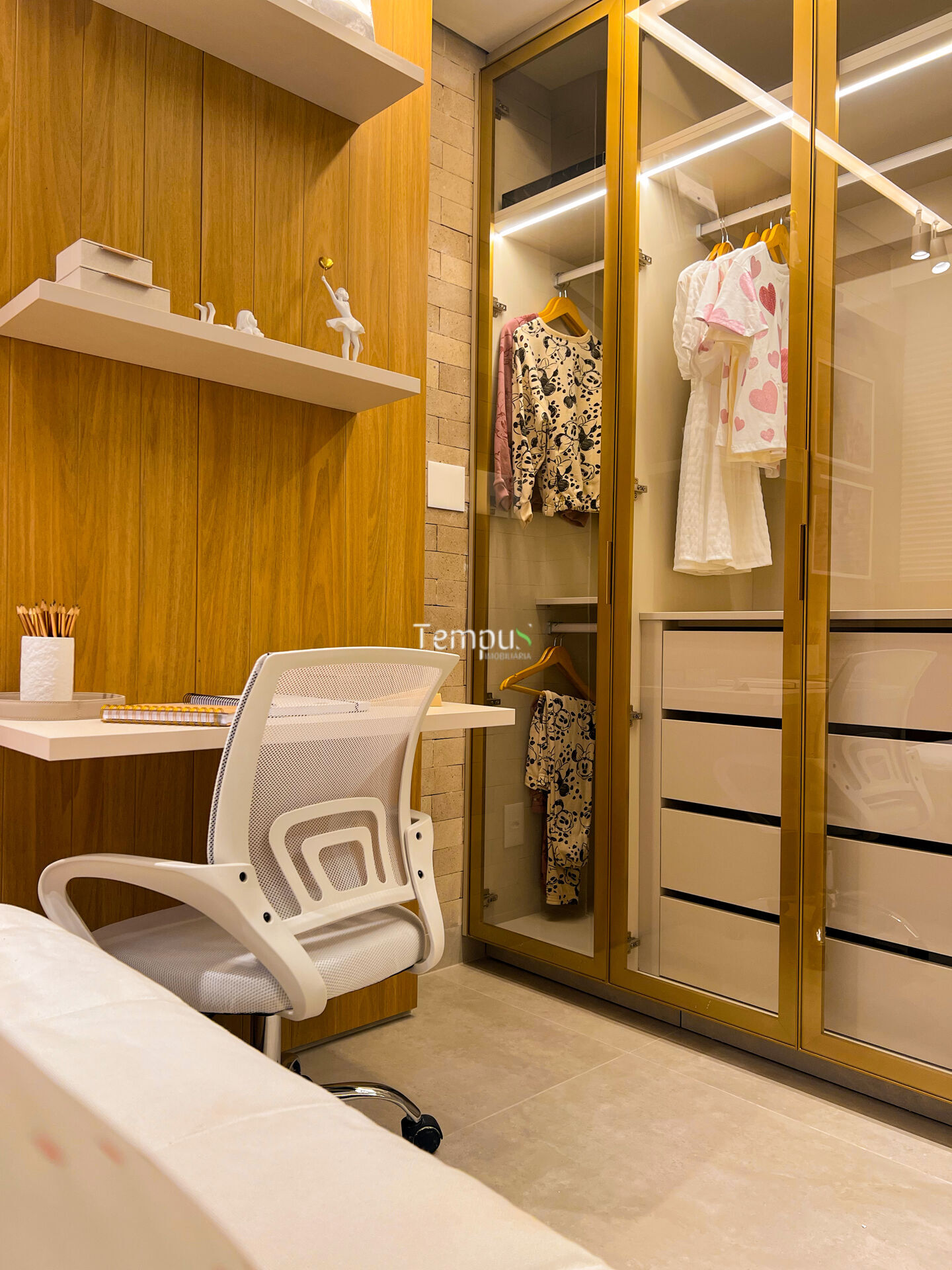 Apartamento à venda com 3 quartos, 77m² - Foto 3