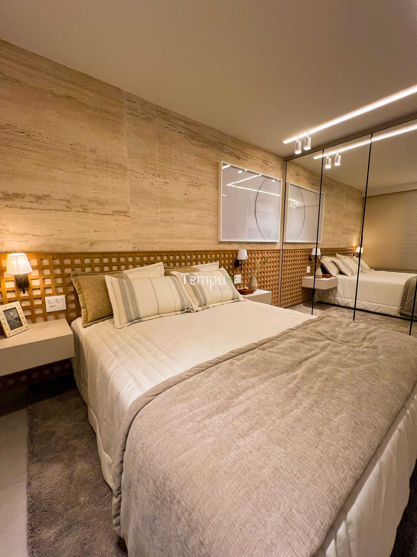 Apartamento à venda com 3 quartos, 77m² - Foto 2
