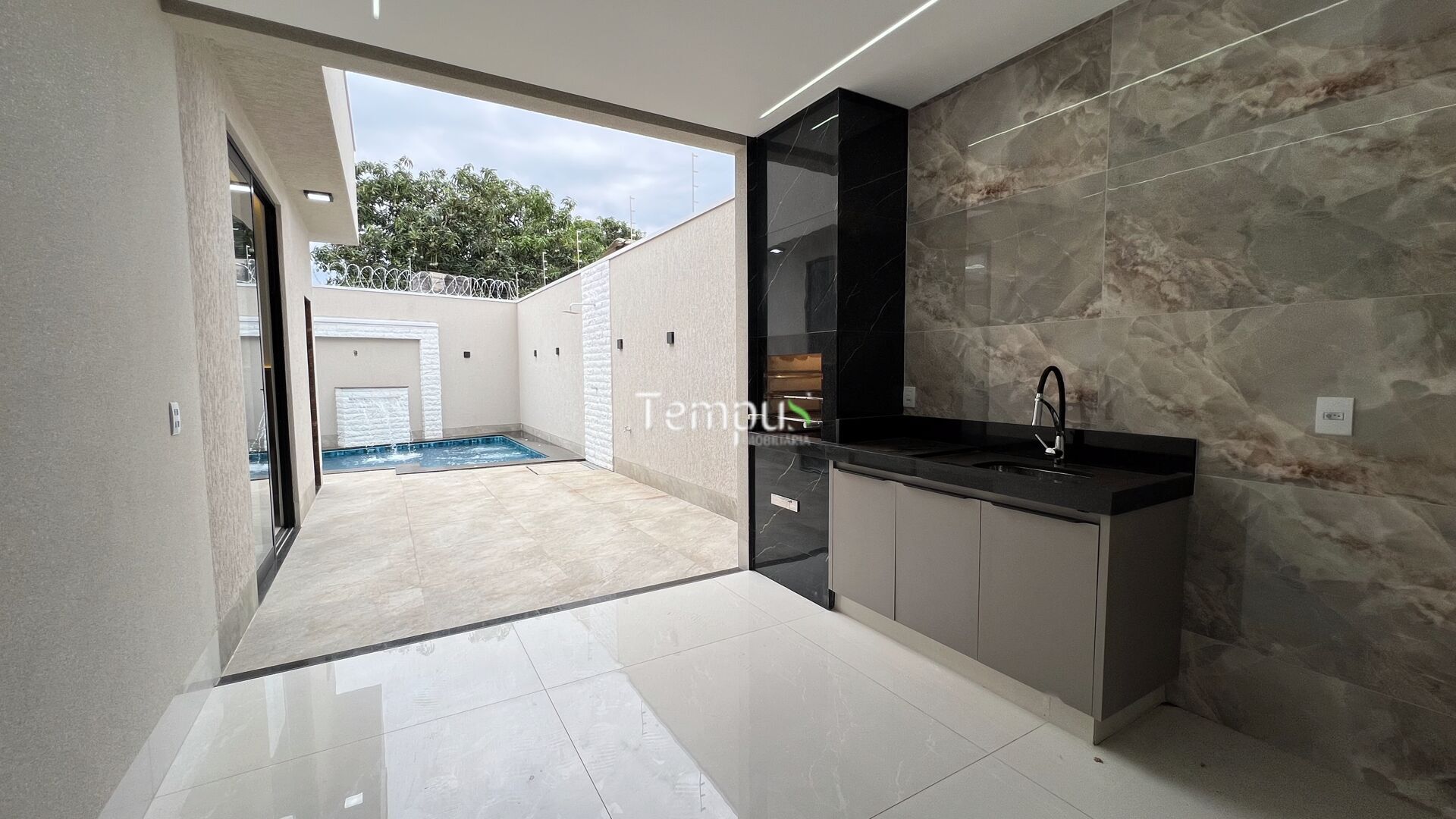 Casa, 3 quartos, 156 m² - Foto 2