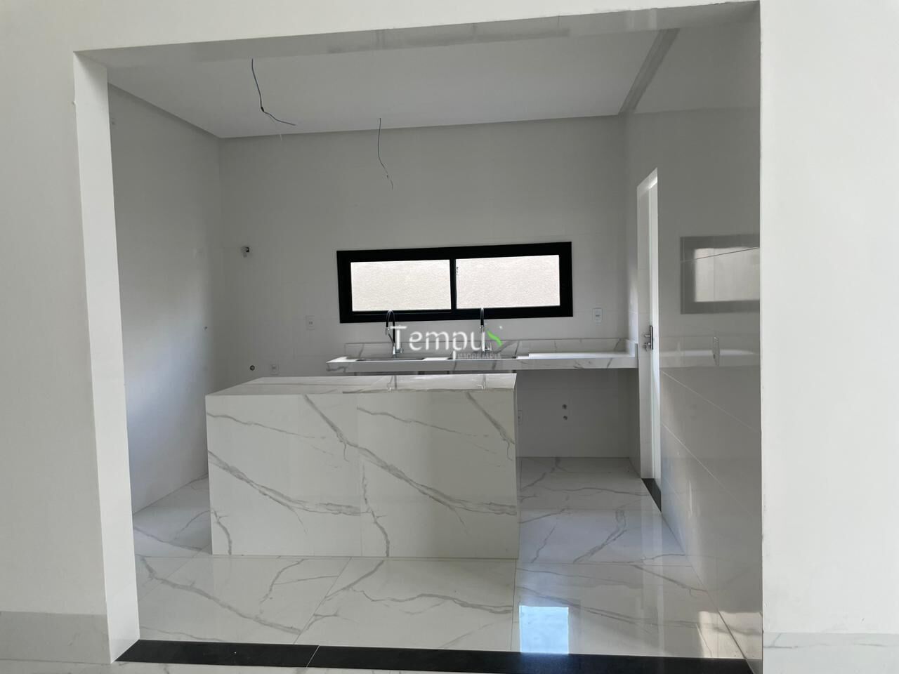 Casa, 4 quartos, 235 m² - Foto 3