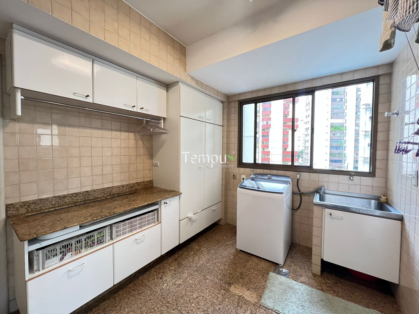 Apartamento à venda com 4 quartos, 218m² - Foto 3