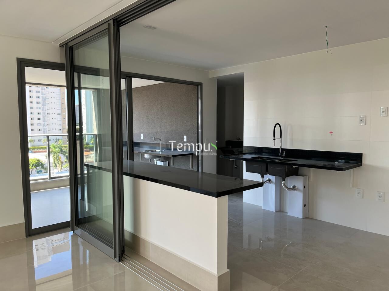 Apartamento à venda com 4 quartos, 226m² - Foto 5