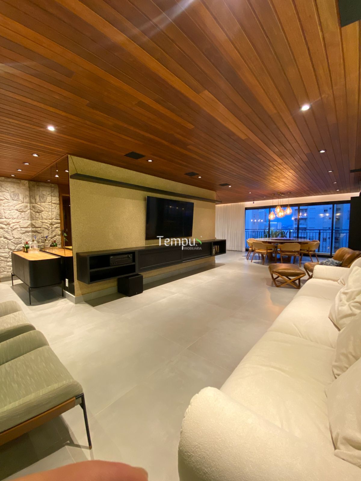 Apartamento à venda com 4 quartos, 224m² - Foto 9