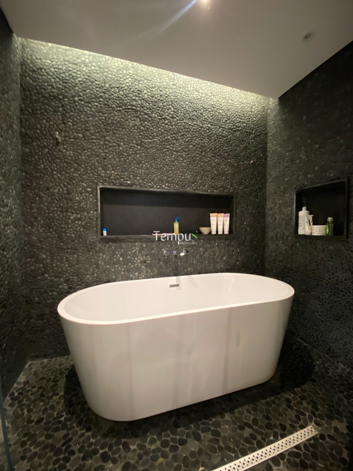 Apartamento à venda com 4 quartos, 224m² - Foto 18