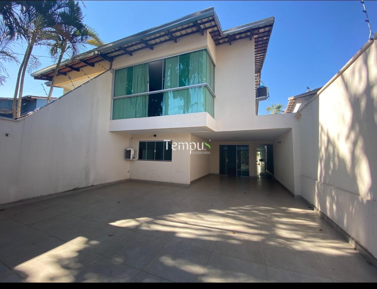 Casa à venda com 3 quartos, 176m² - Foto 1