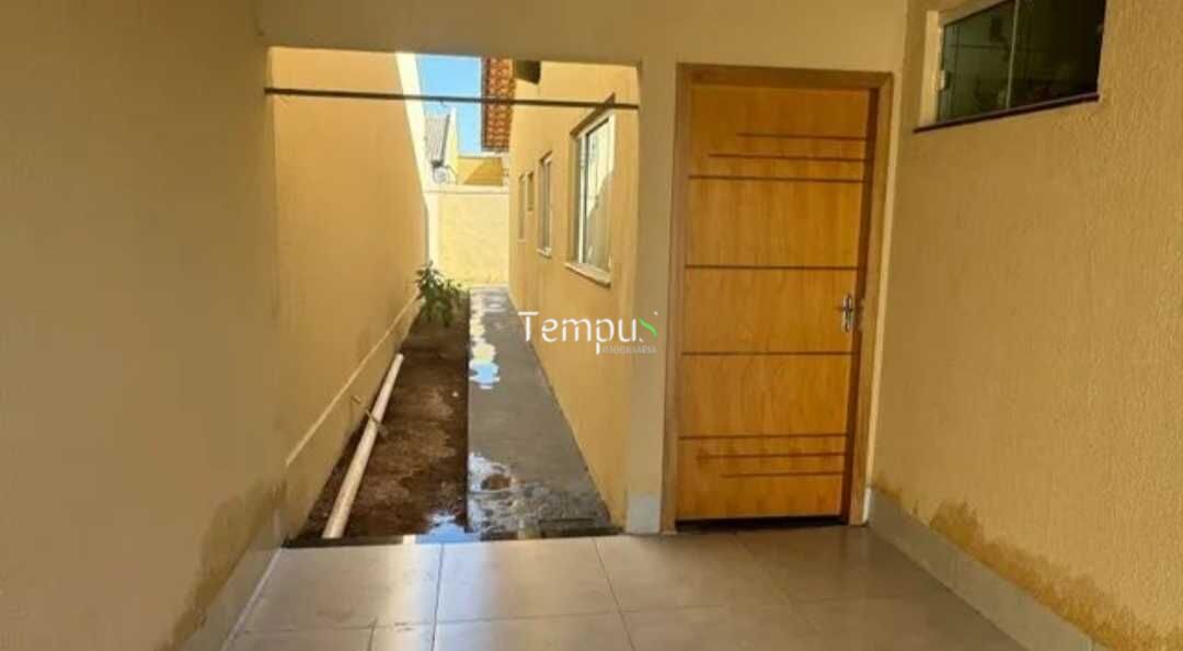 Casa à venda com 3 quartos, 110m² - Foto 1