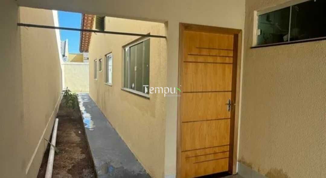 Casa à venda com 3 quartos, 110m² - Foto 2