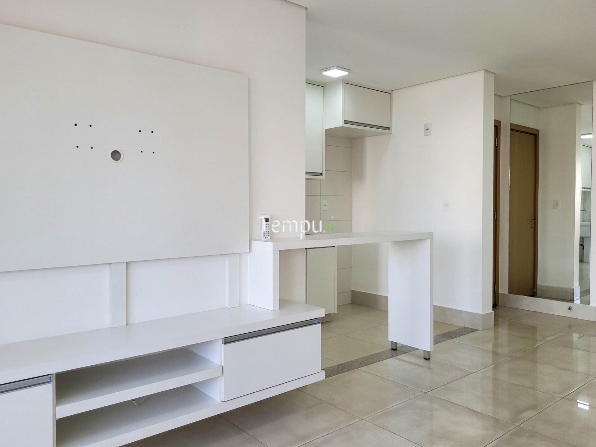 Apartamento para alugar com 3 quartos, 99m² - Foto 11