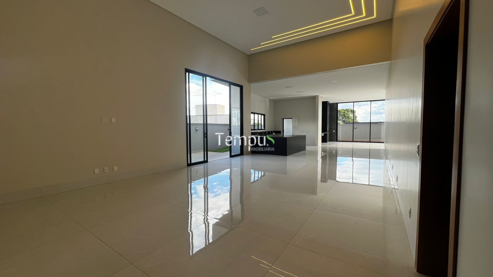 Casa, 4 quartos, 333 m² - Foto 2