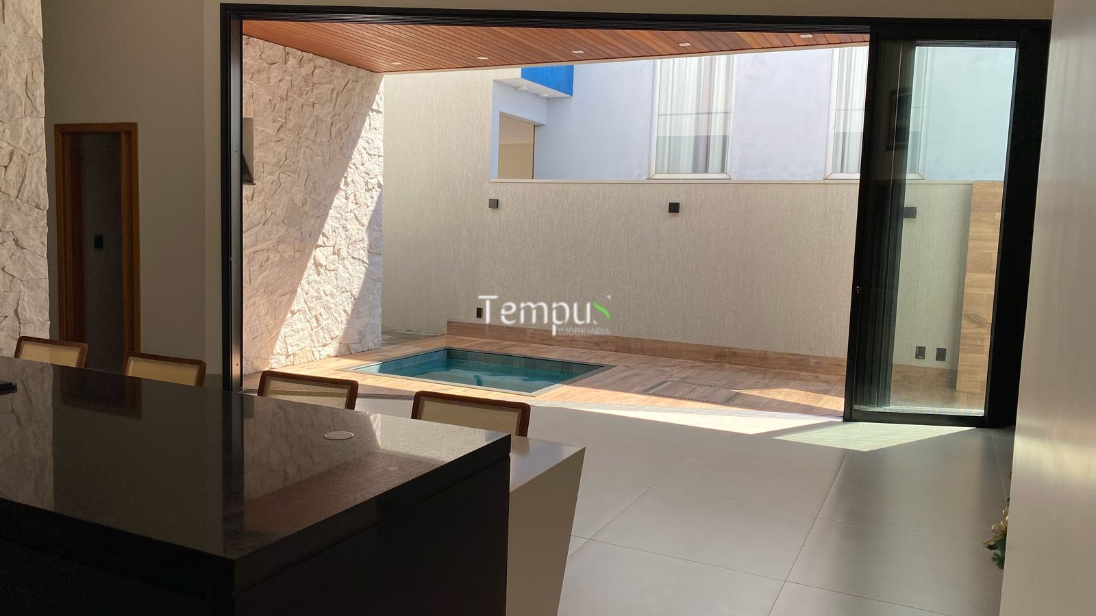 Casa à venda com 3 quartos, 206m² - Foto 4