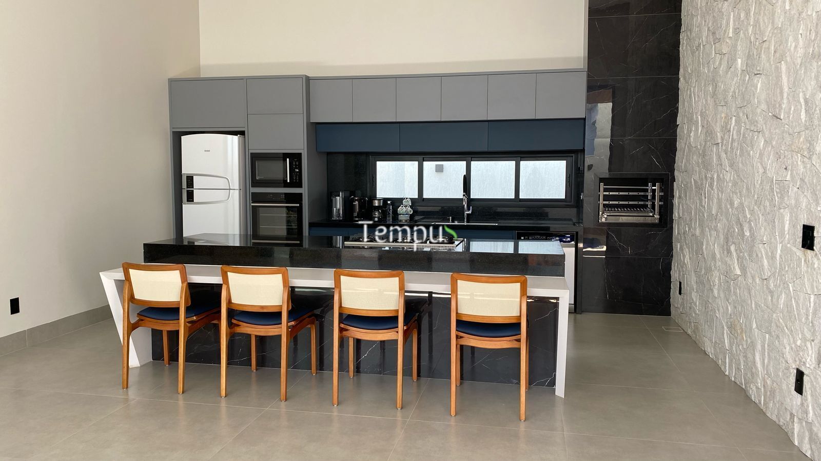 Casa à venda com 3 quartos, 206m² - Foto 2