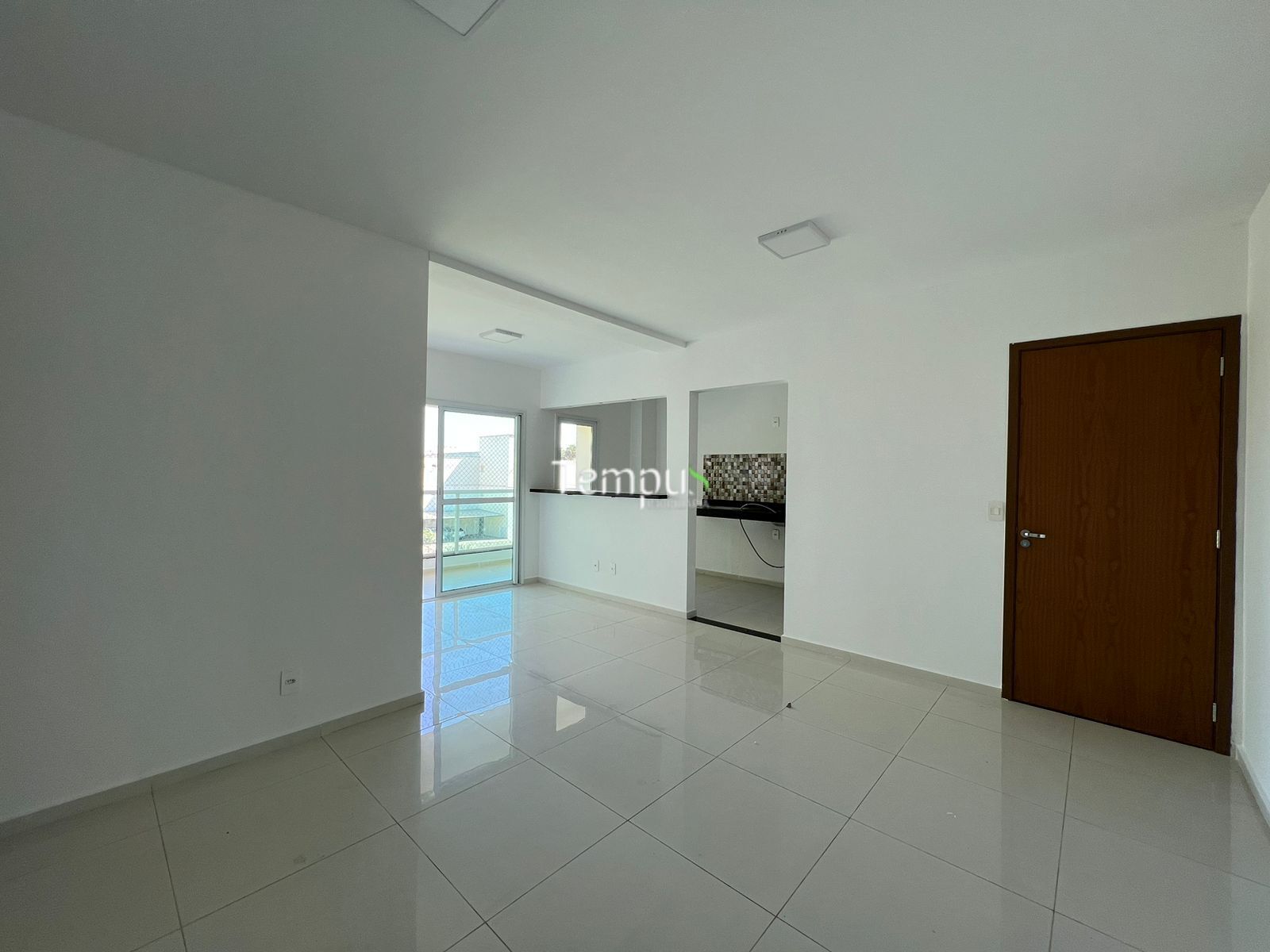 Casa à venda com 3 quartos, 84m² - Foto 2