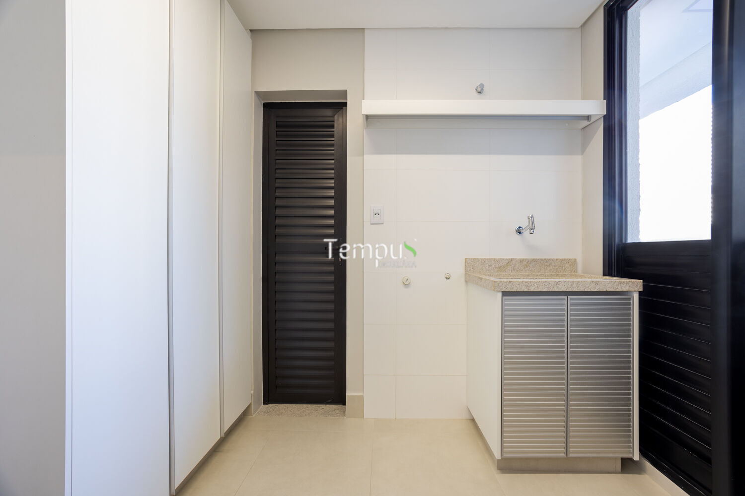 Apartamento à venda com 3 quartos, 233m² - Foto 9