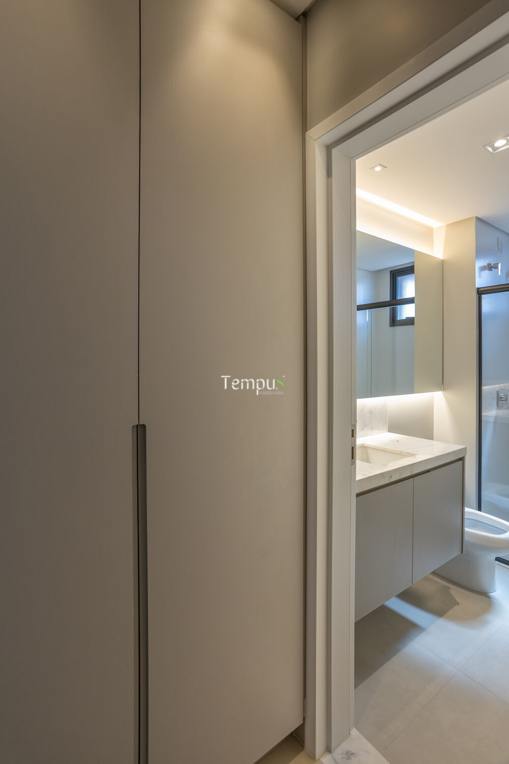 Apartamento à venda com 3 quartos, 233m² - Foto 12