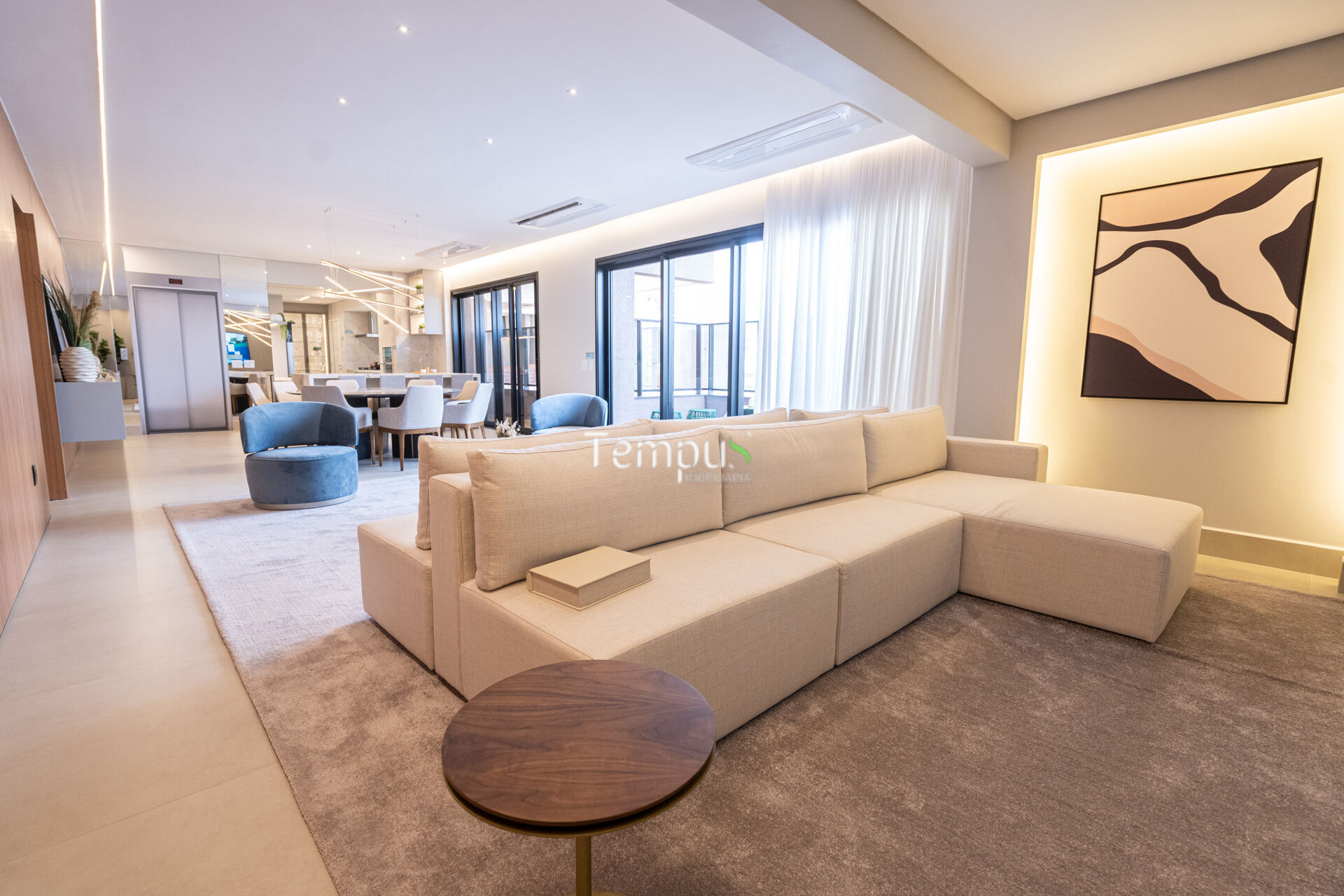 Apartamento à venda com 3 quartos, 233m² - Foto 1