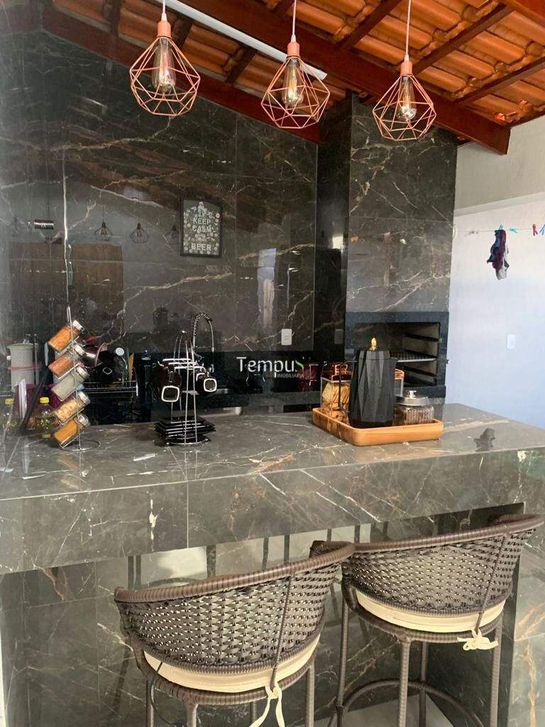 Casa à venda com 3 quartos, 138m² - Foto 2