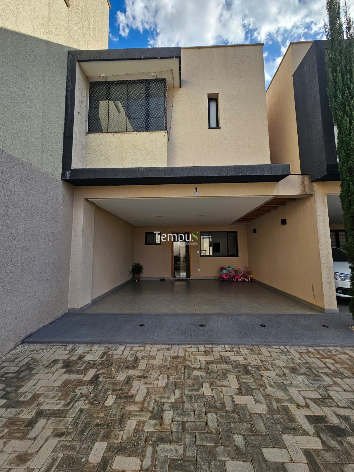 Sobrado à venda com 3 quartos, 154m² - Foto 1