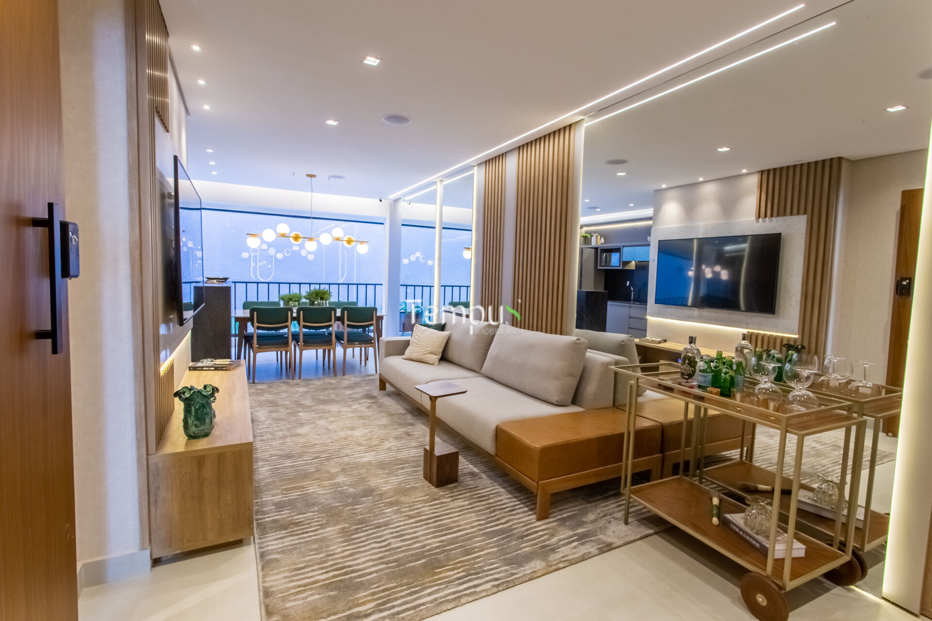 Apartamento à venda com 3 quartos, 103m² - Foto 1