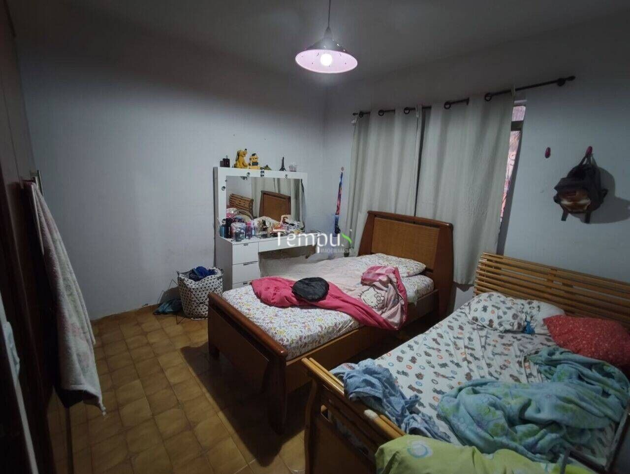 Casa, 4 quartos, 176 m² - Foto 2