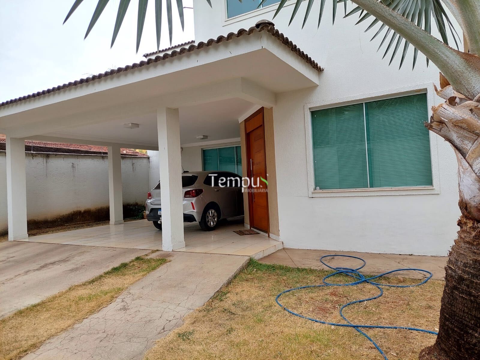 Sobrado à venda com 4 quartos, 275m² - Foto 1