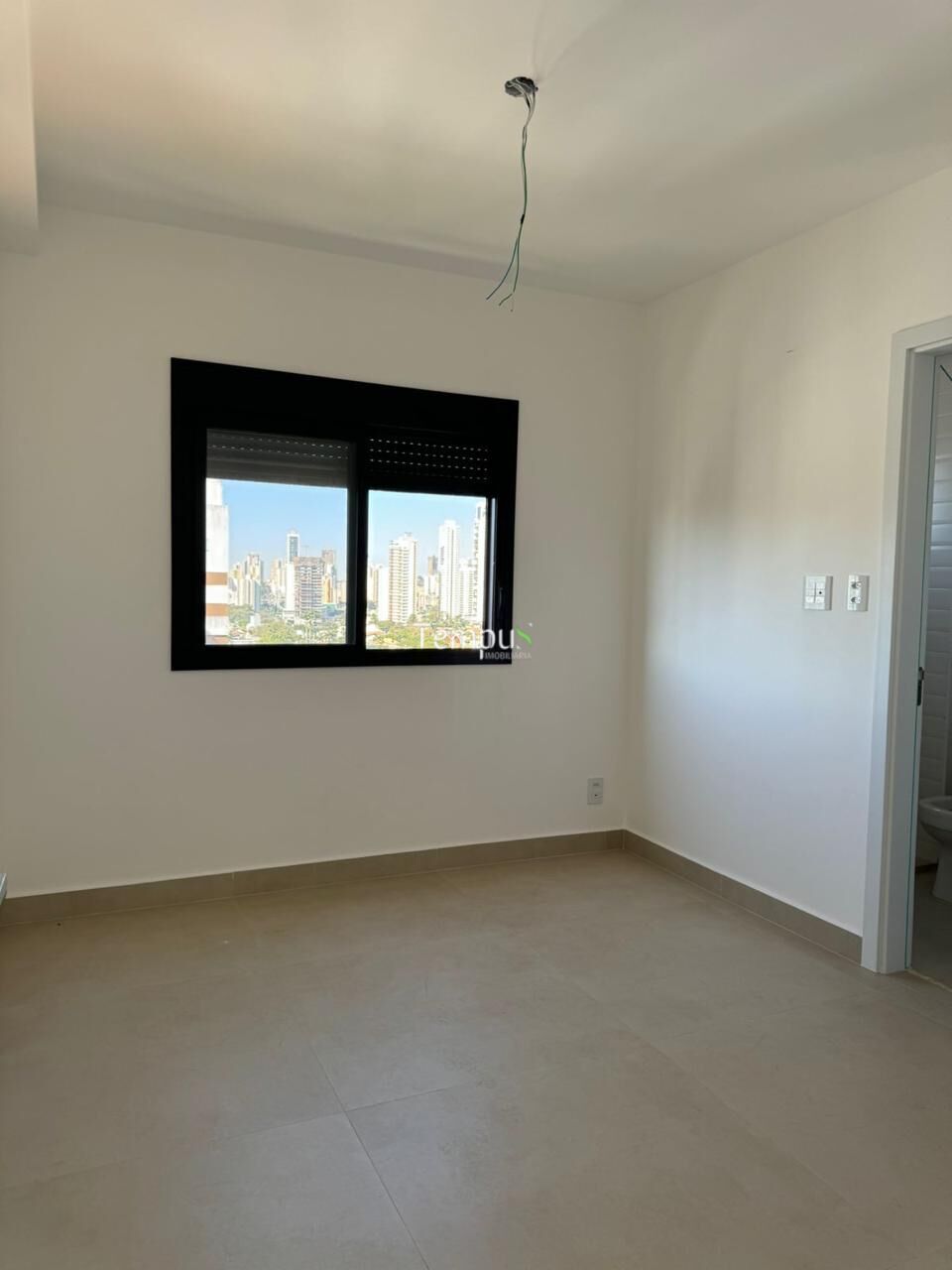 Apartamento à venda com 3 quartos, 130m² - Foto 3