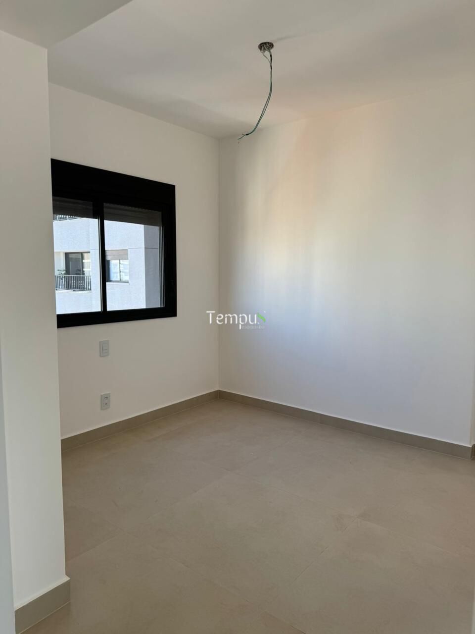Apartamento à venda com 3 quartos, 130m² - Foto 2