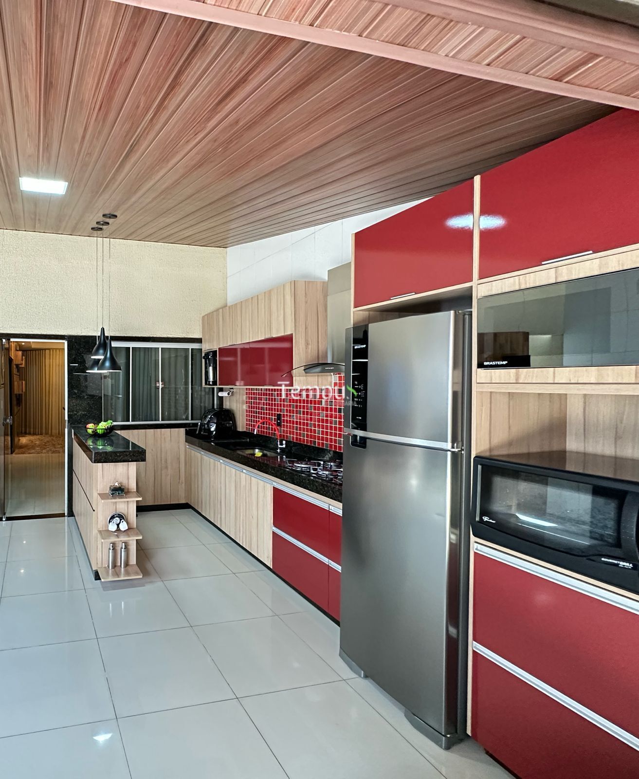 Casa à venda com 3 quartos, 210m² - Foto 2