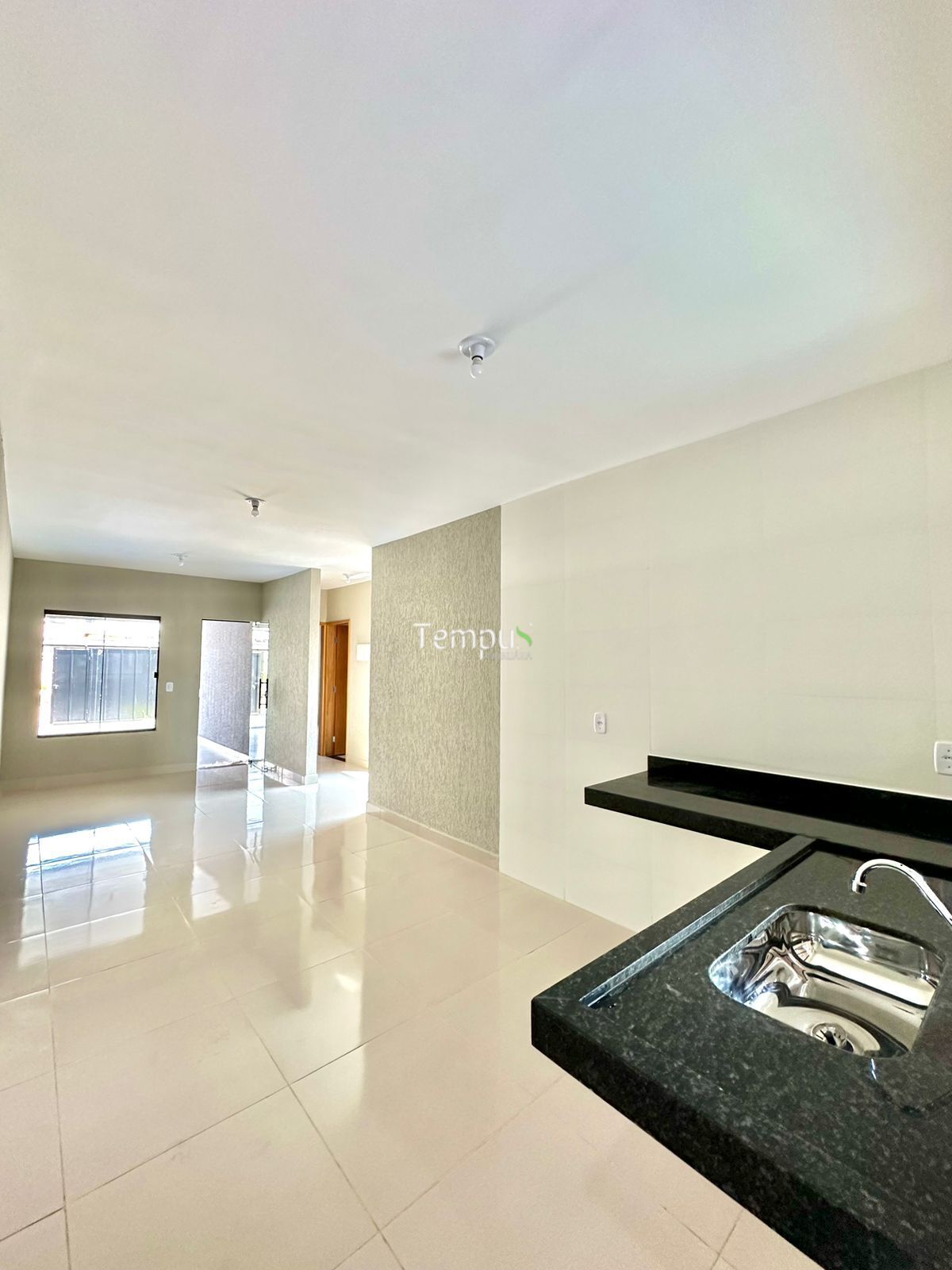 Casa à venda com 2 quartos, 72m² - Foto 4