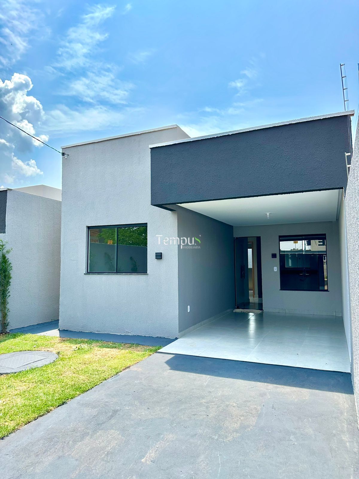 Casa à venda com 2 quartos, 72m² - Foto 1