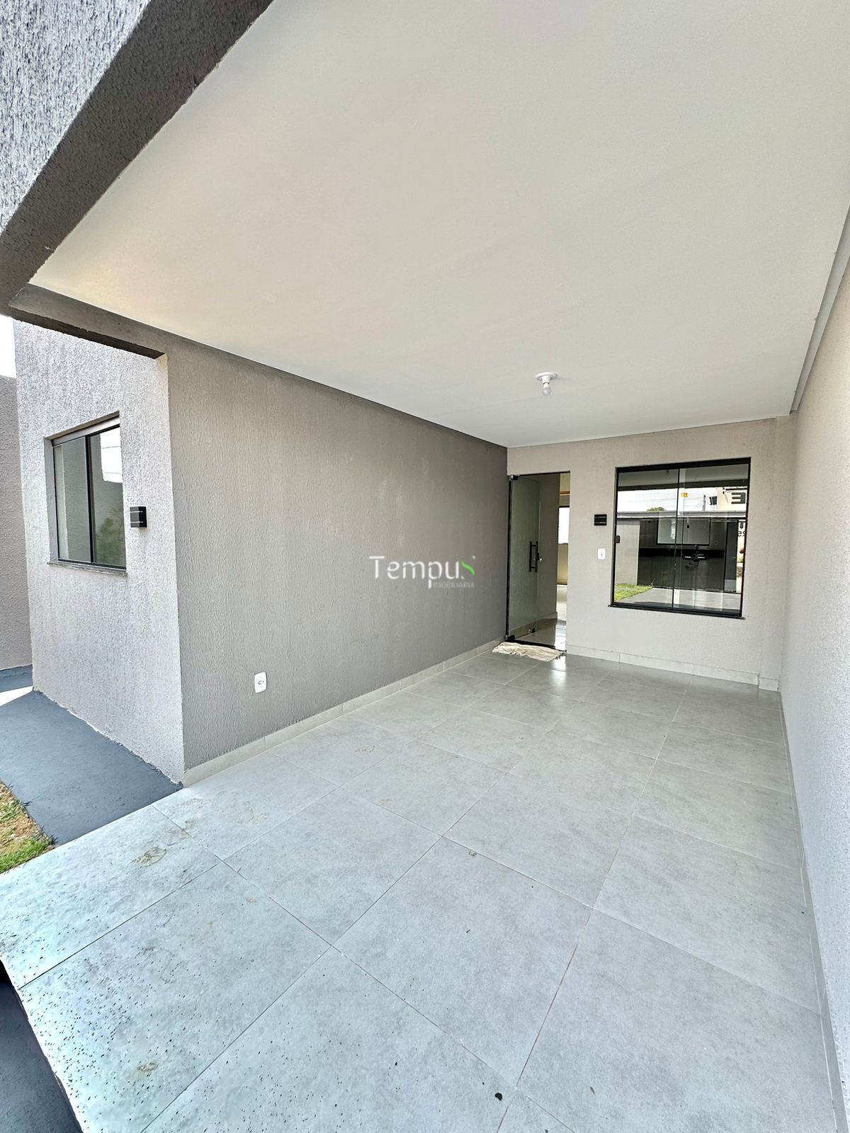 Casa à venda com 2 quartos, 72m² - Foto 2