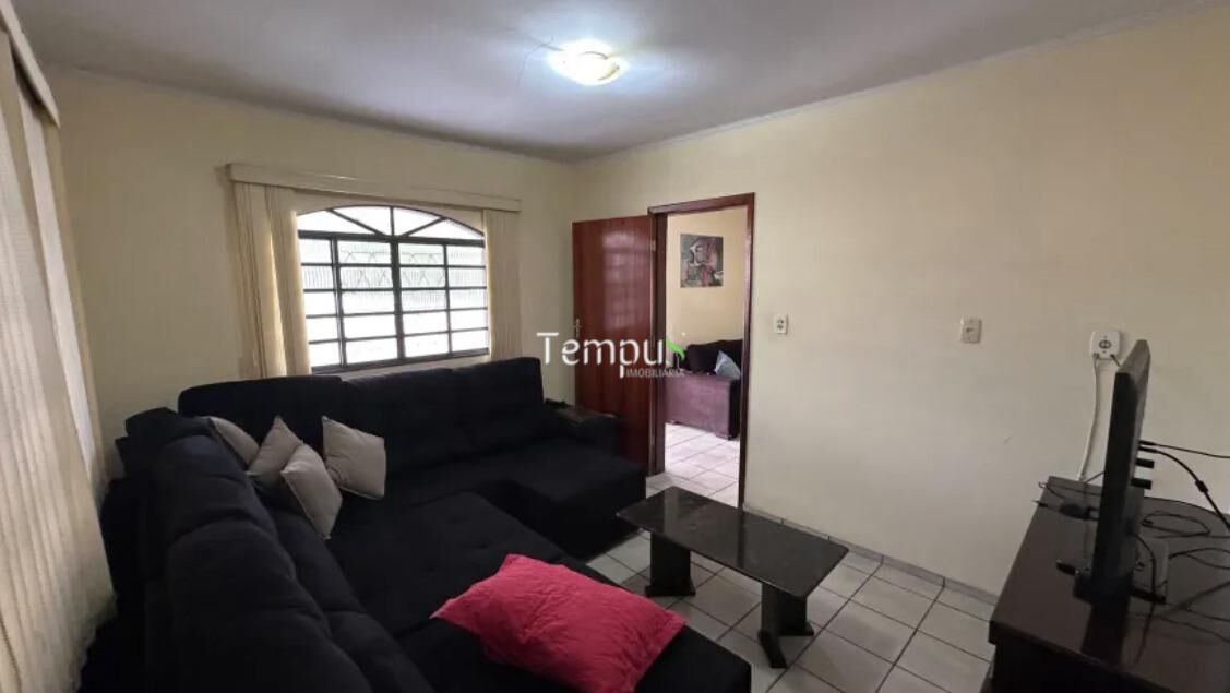 Casa à venda com 5 quartos, 248m² - Foto 2
