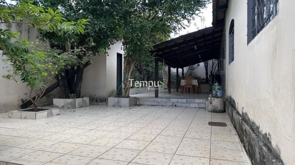 Casa à venda com 5 quartos, 248m² - Foto 14