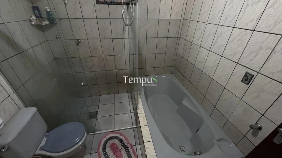 Casa à venda com 5 quartos, 248m² - Foto 8