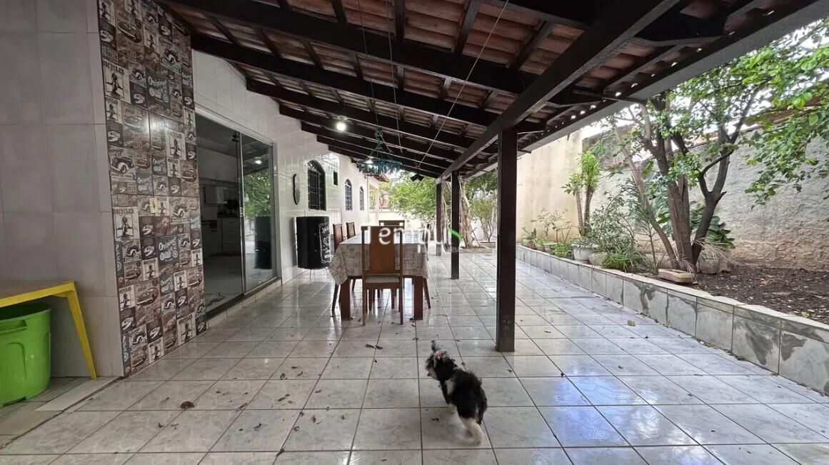 Casa à venda com 5 quartos, 248m² - Foto 13