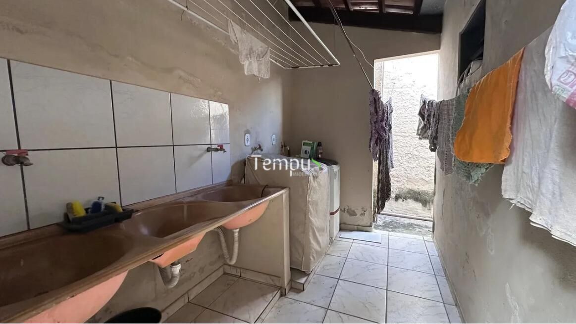 Casa à venda com 5 quartos, 248m² - Foto 15
