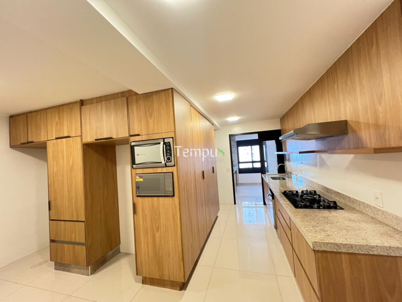 Apartamento à venda com 4 quartos, 221m² - Foto 8