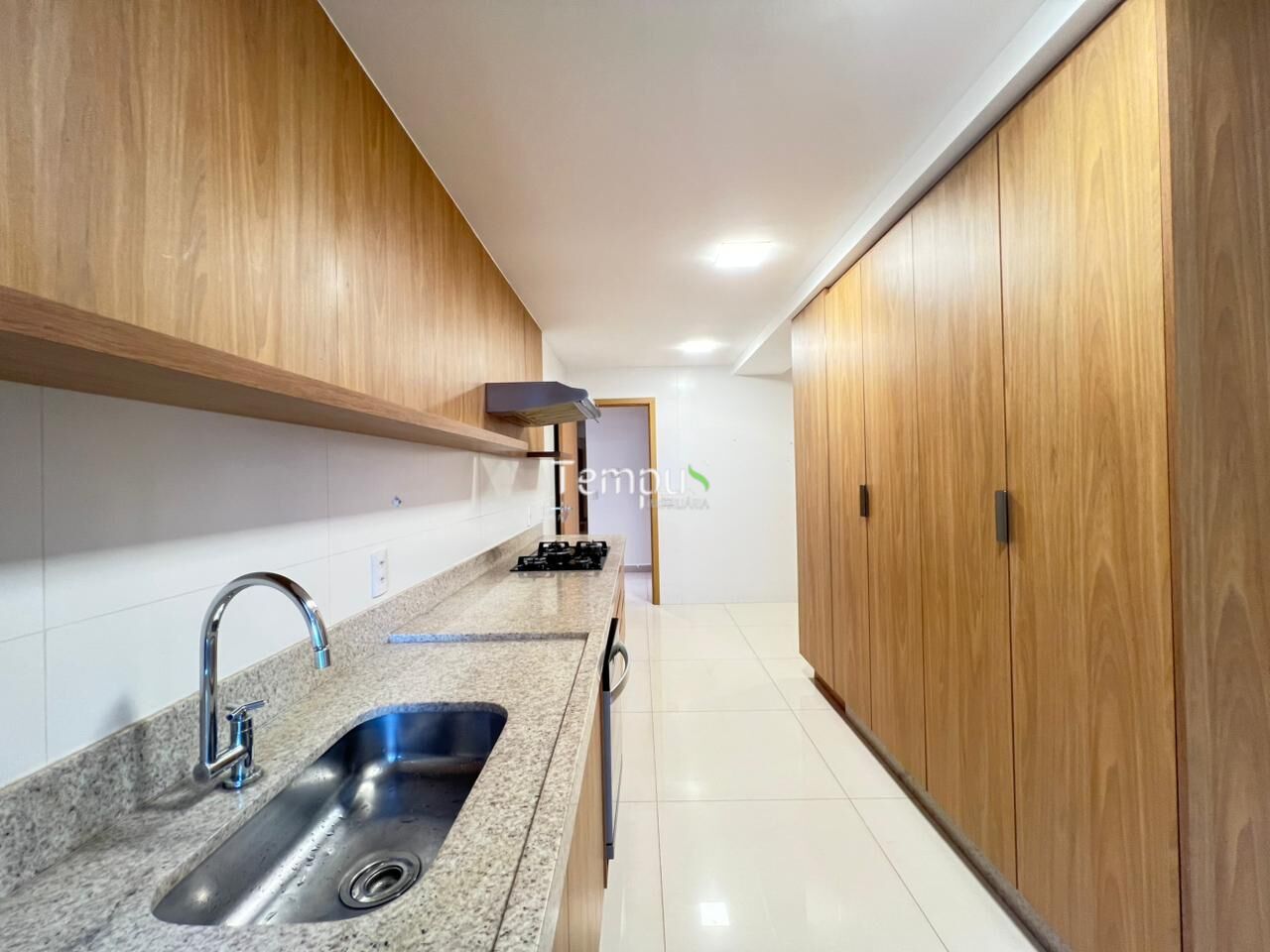 Apartamento à venda com 4 quartos, 221m² - Foto 7